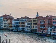 乐鱼体育网站入口-美国网球队翻盘意大利网球队，西西帕斯关键制胜