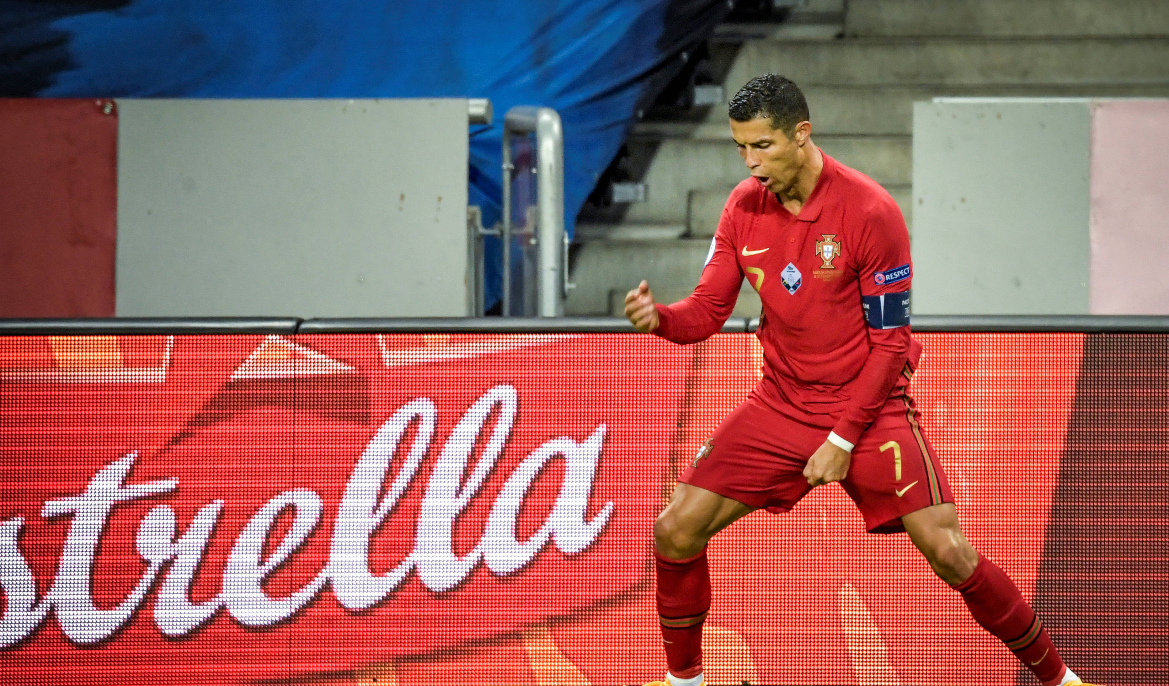 乐鱼体育-进球时刻在欧洲杯赛事中频繁上演