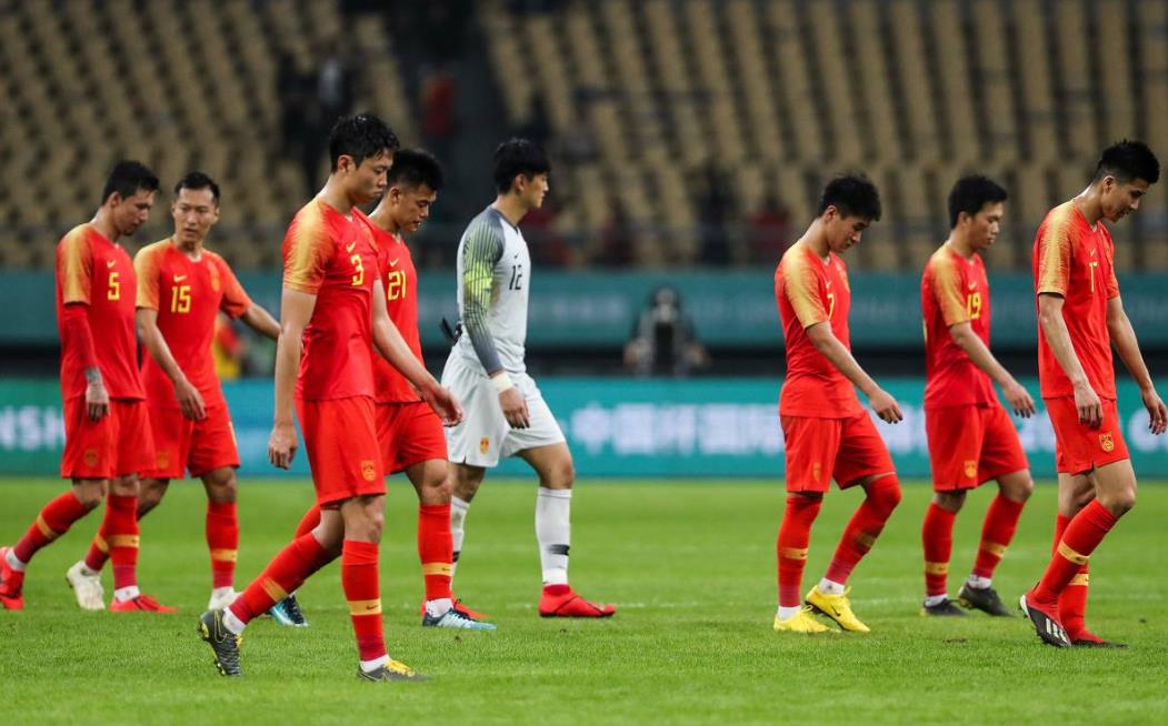 乐鱼官网-关于球队在比赛中表现出色，士气高涨信心爆棚的信息