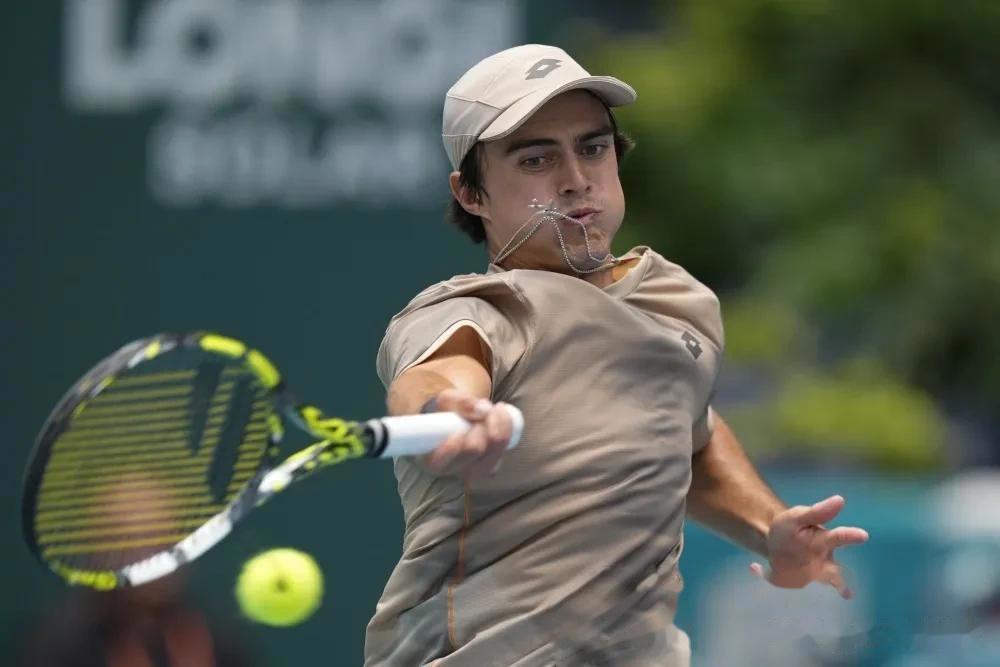 乐鱼体育网站入口-澳大利亚网球队完胜英国网球队，兹维列夫绝境逆转的简单介绍